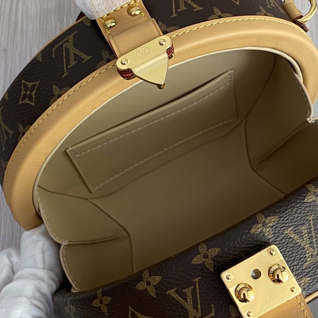 The Craft Behind the Replica: Ellebag’s 1:1 Recreation of Louis Vuitton M43514 Petite Boîte Chapeau Handbag(2024 Dec Updated)-Best Quality Replica designer Bag factory in China