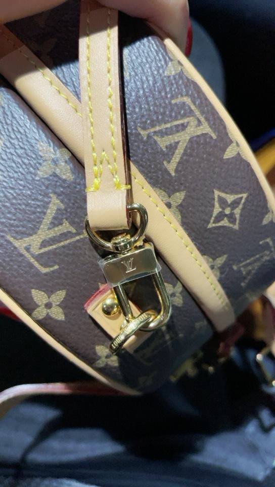 The Craft Behind the Replica: Ellebag’s 1:1 Recreation of Louis Vuitton M43514 Petite Boîte Chapeau Handbag(2024 Dec Updated)-Best Quality Replica designer Bag factory in China