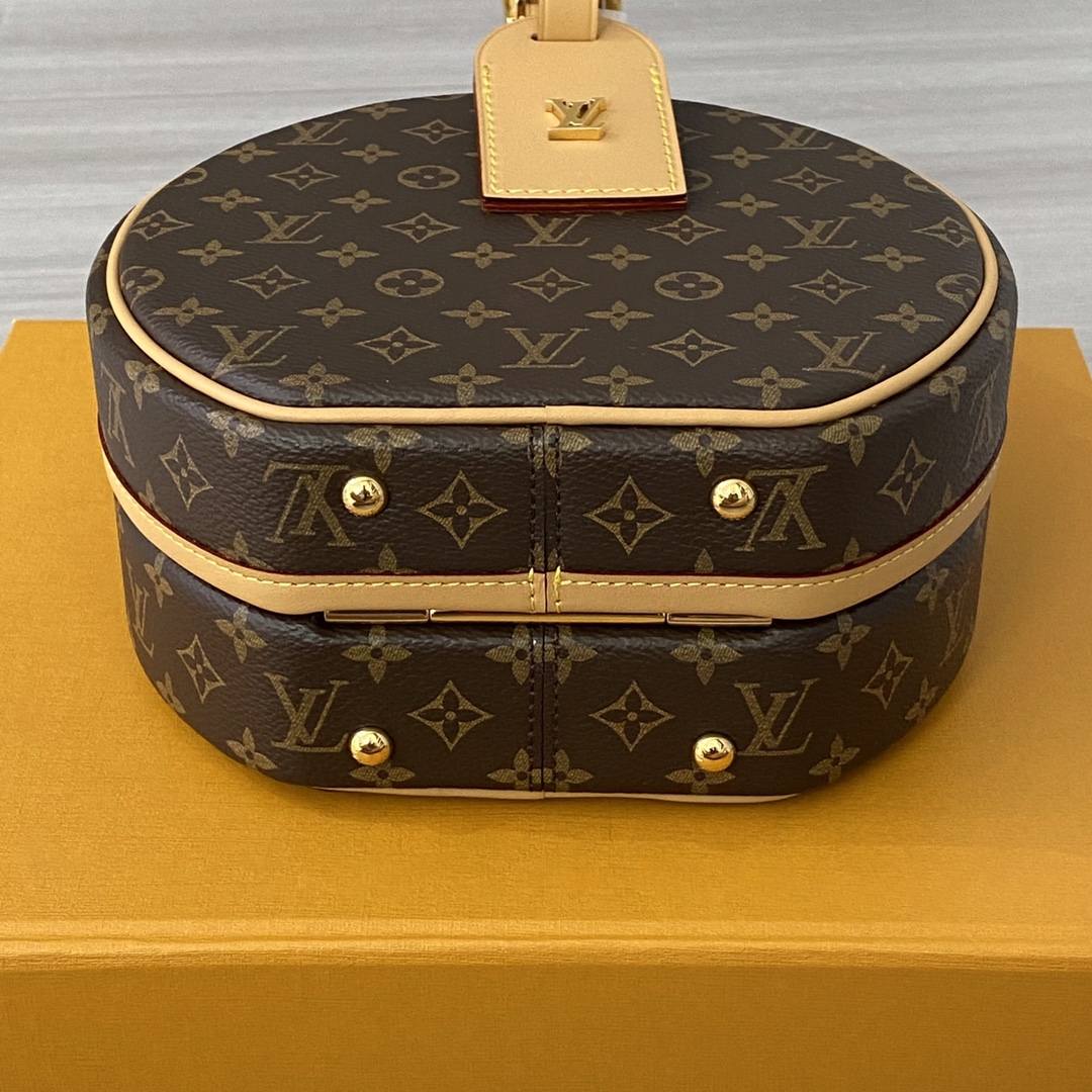 The Craft Behind the Replica: Ellebag’s 1:1 Recreation of Louis Vuitton M43514 Petite Boîte Chapeau Handbag(2024 Dec Updated)-Best Quality Replica designer Bag factory in China