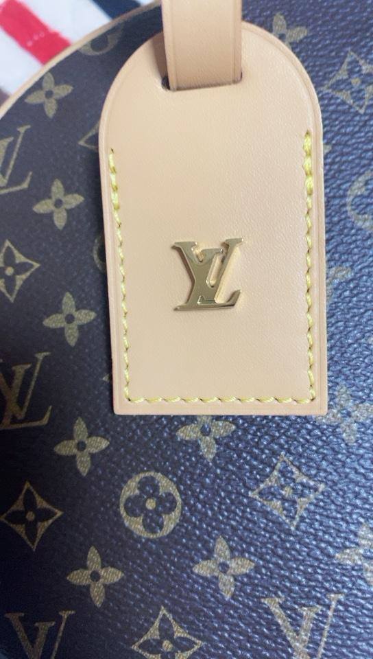 The Craft Behind the Replica: Ellebag’s 1:1 Recreation of Louis Vuitton M43514 Petite Boîte Chapeau Handbag(2024 Dec Updated)-Best Quality Replica designer Bag factory in China