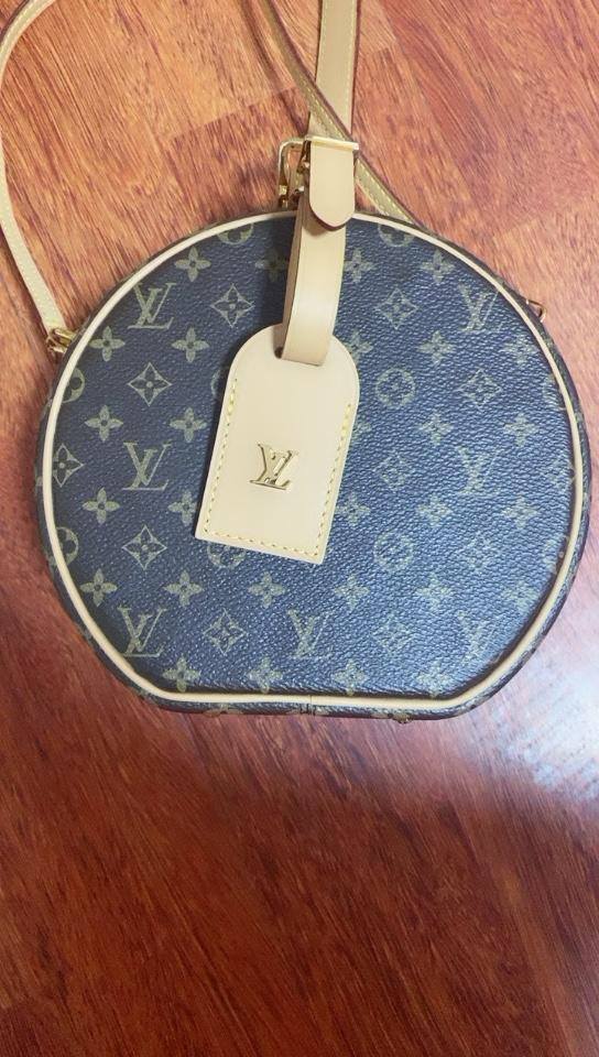 The Craft Behind the Replica: Ellebag’s 1:1 Recreation of Louis Vuitton M43514 Petite Boîte Chapeau Handbag(2024 Dec Updated)-Best Quality Replica designer Bag factory in China