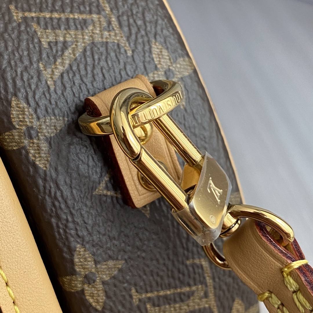 The Craft Behind the Replica: Ellebag’s 1:1 Recreation of Louis Vuitton M43514 Petite Boîte Chapeau Handbag(2024 Dec Updated)-Best Quality Replica designer Bag factory in China