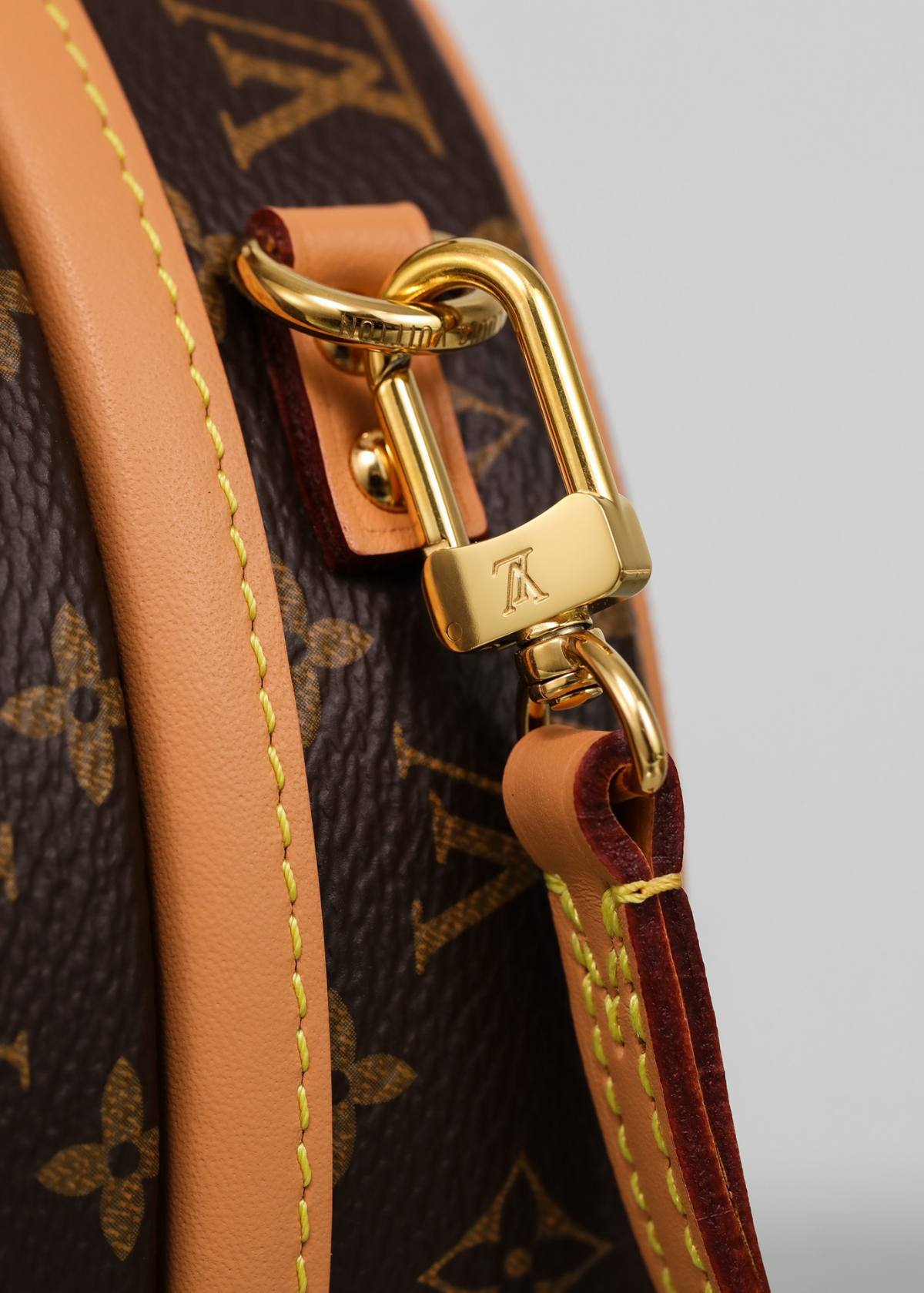 The Craft Behind the Replica: Ellebag’s 1:1 Recreation of Louis Vuitton M43514 Petite Boîte Chapeau Handbag(2024 Dec Updated)-Best Quality Replica designer Bag factory in China