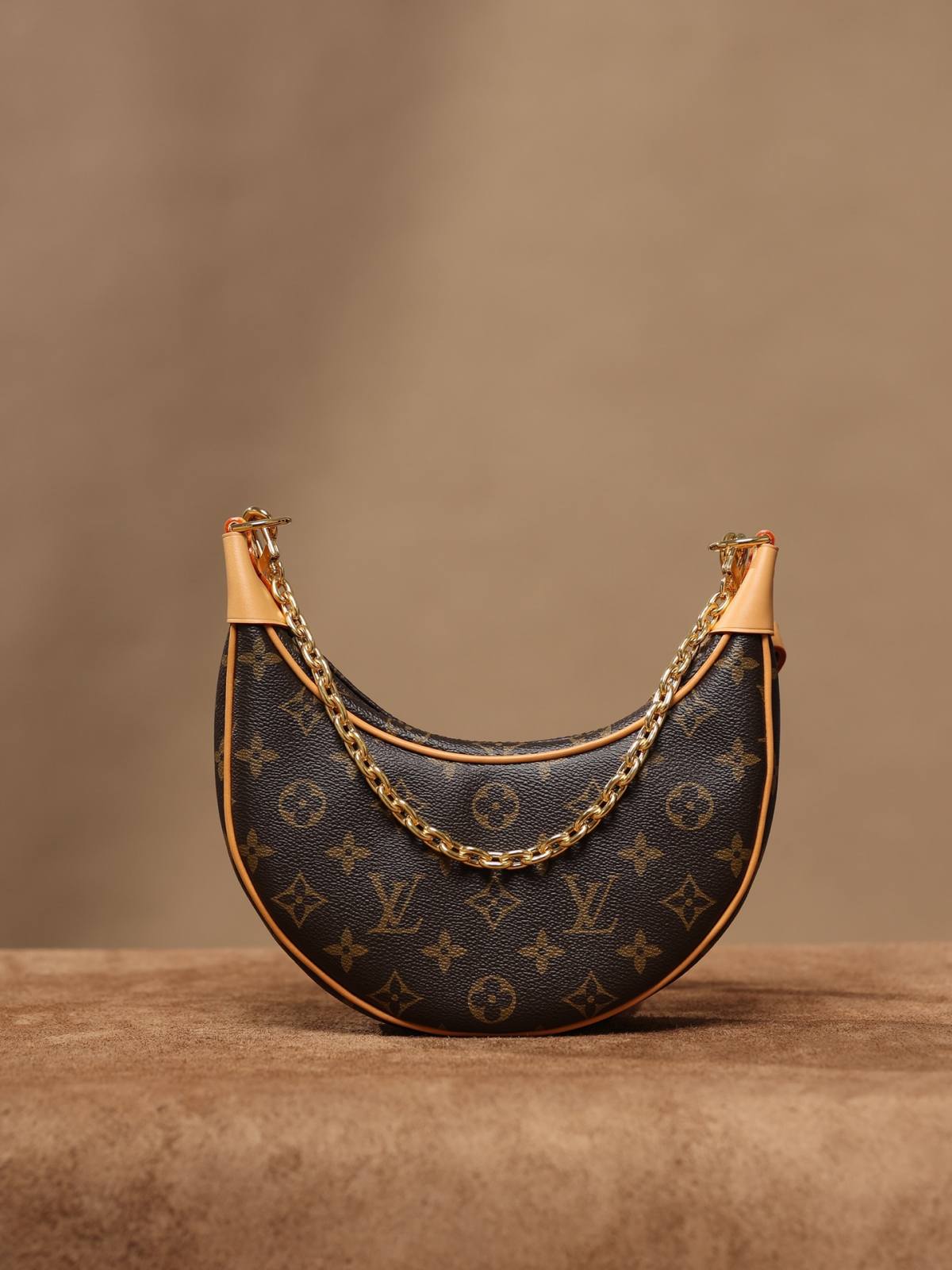 The Craft of Perfection: Ellebag’s 1:1 Replica of the Louis Vuitton M81098 LOOP Bag(2024 Dec Updated)-Best Quality Replica designer Bag factory in China