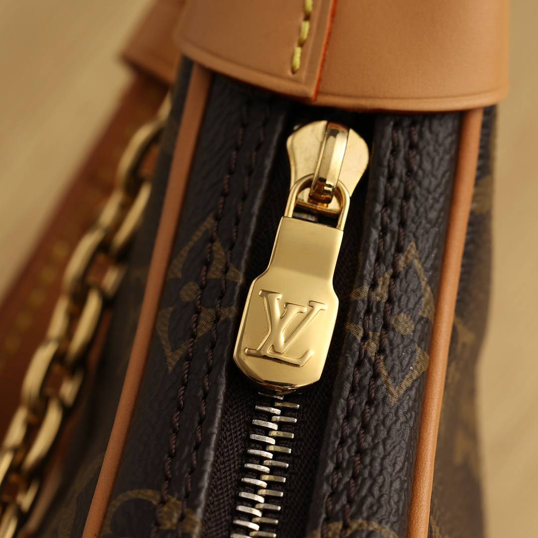 The Craft of Perfection: Ellebag’s 1:1 Replica of the Louis Vuitton M81098 LOOP Bag(2024 Dec Updated)-Best Quality Replica designer Bag factory in China