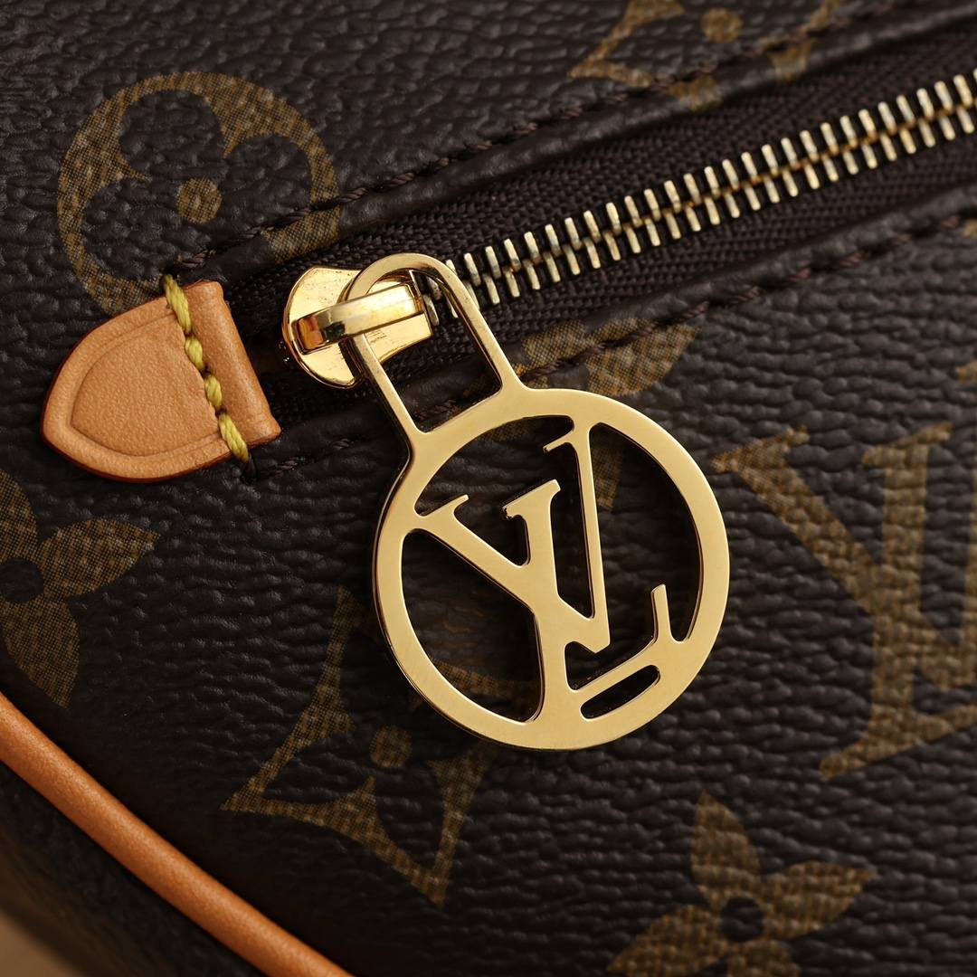 The Craft of Perfection: Ellebag’s 1:1 Replica of the Louis Vuitton M81098 LOOP Bag(2024 Dec Updated)-Best Quality Replica designer Bag factory in China