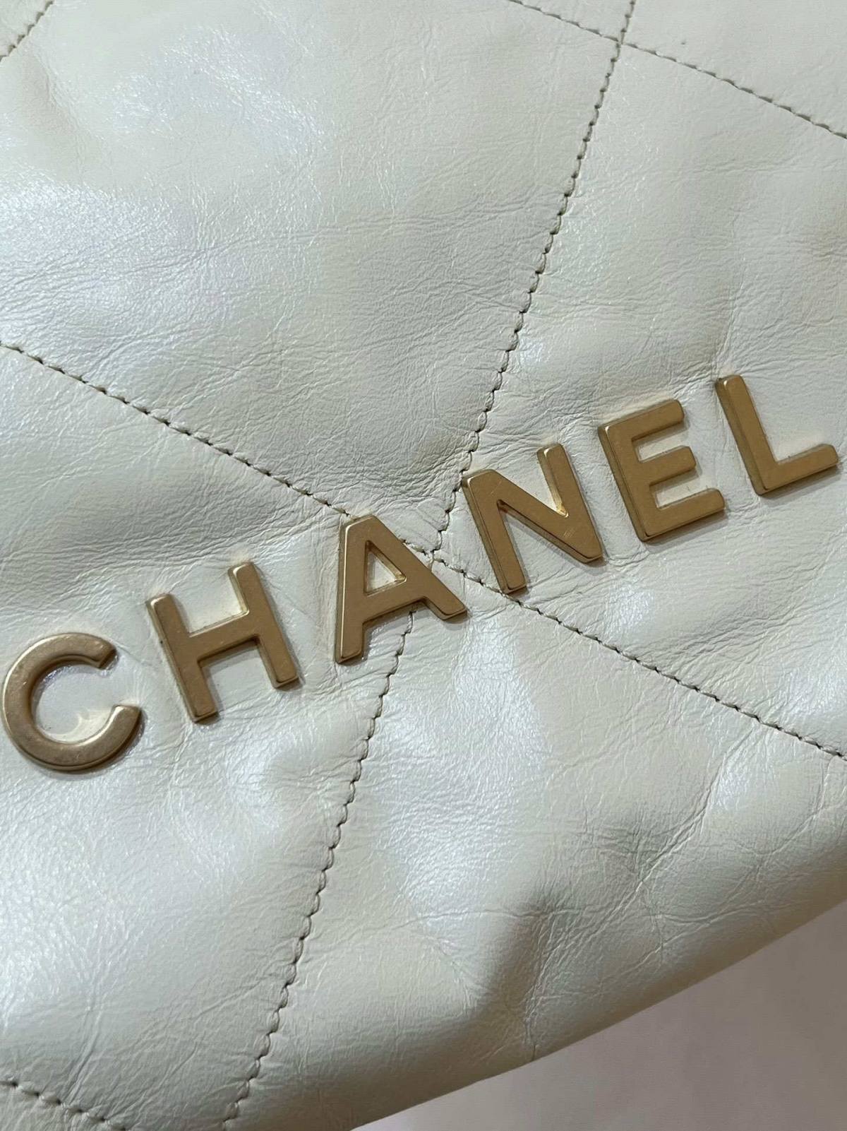 Ellebag’s Masterful Recreation of the Chanel 22 Mini Bag in Light Yellow Calfskin with Gold Hardware(2024 Dec Updated)-Best Quality Replica designer Bag factory in China