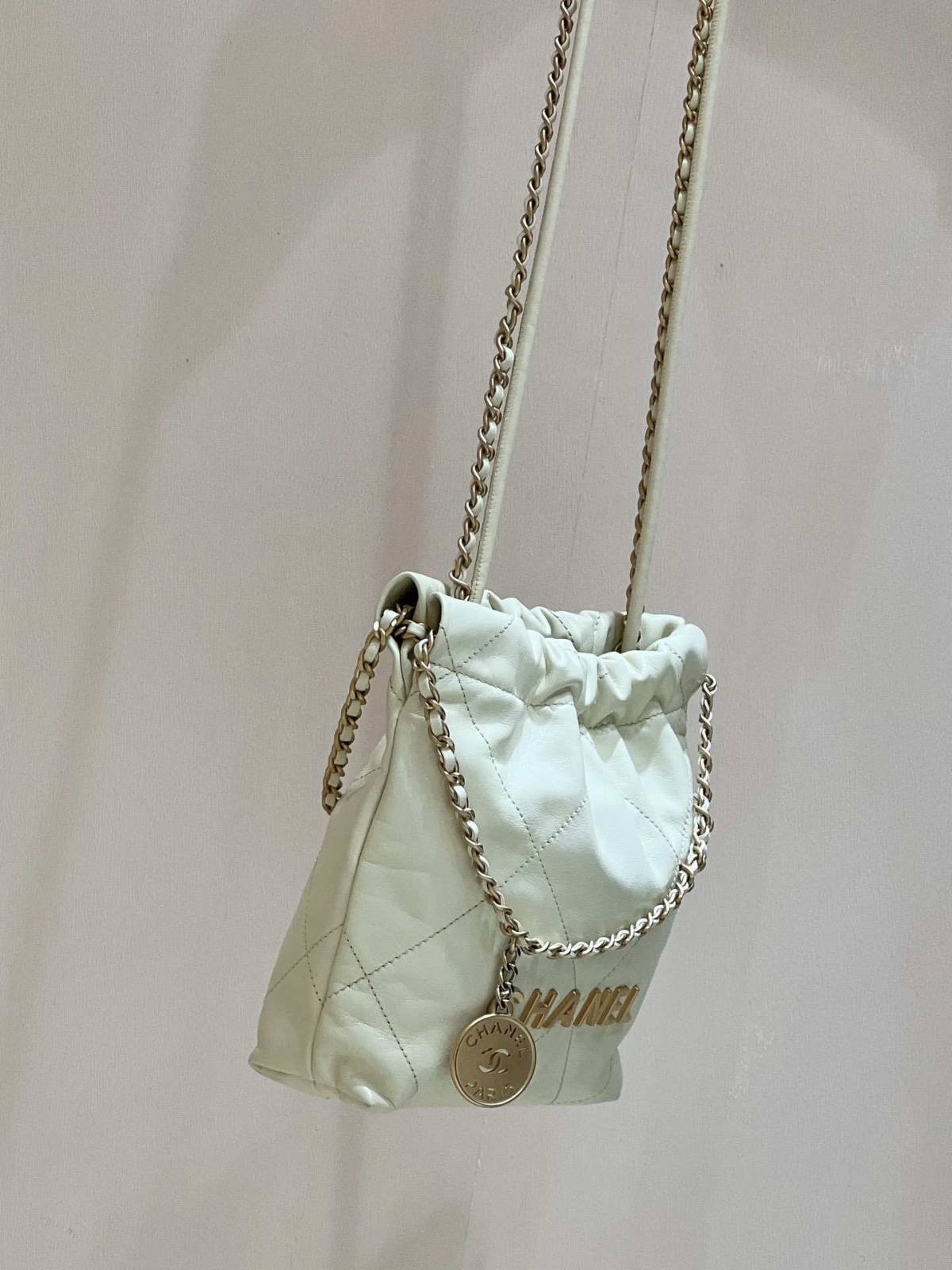 Ellebag’s Masterful Recreation of the Chanel 22 Mini Bag in Light Yellow Calfskin with Gold Hardware(2024 Dec Updated)-Best Quality Replica designer Bag factory in China