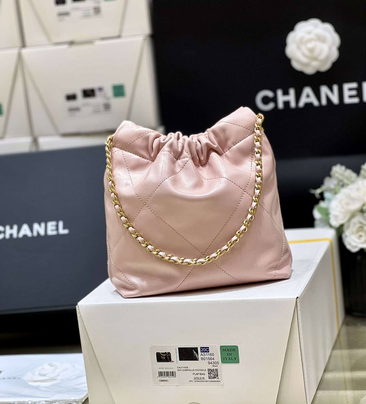 Ellebag’s Masterful Recreation of the Chanel 22 Mini Bag in Pink Lambskin with Gold Hardware(2024 Dec Updated)-Best Quality Replica designer Bag factory in China