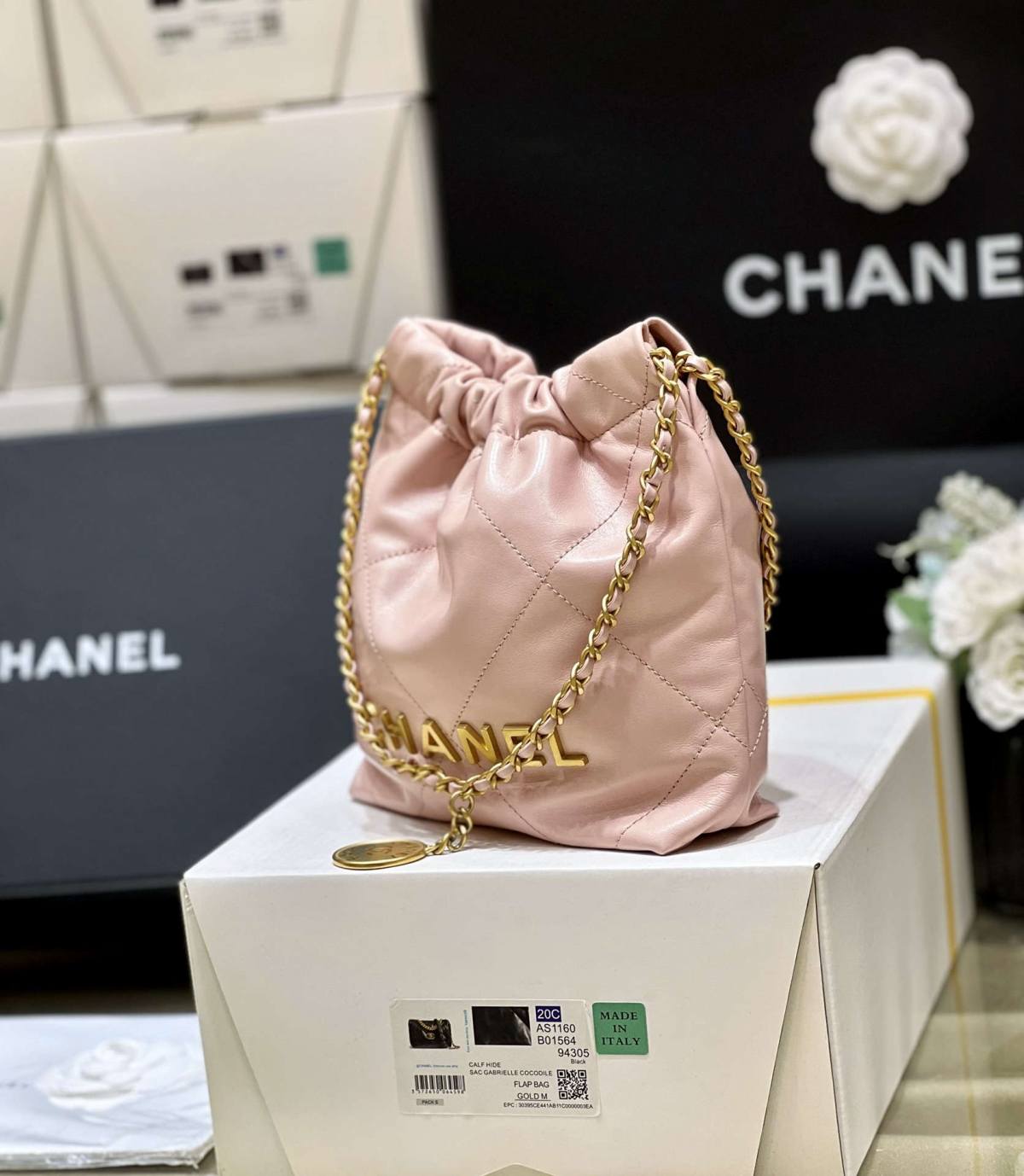 Ellebag’s Masterful Recreation of the Chanel 22 Mini Bag in Pink Lambskin with Gold Hardware(2024 Dec Updated)-Best Quality Replica designer Bag factory in China