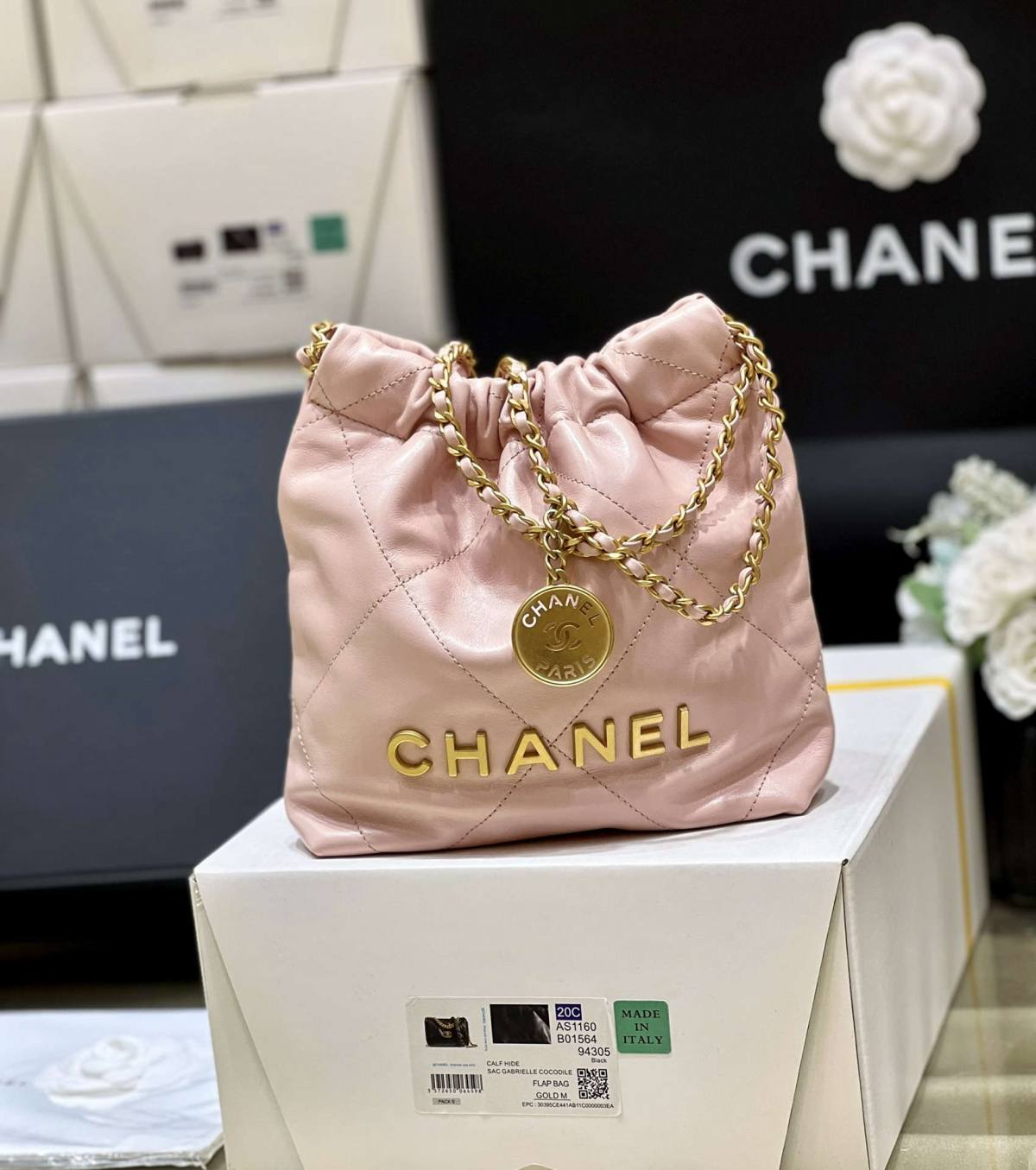 Ellebag’s Masterful Recreation of the Chanel 22 Mini Bag in Pink Lambskin with Gold Hardware(2024 Dec Updated)-Best Quality Replica designer Bag factory in China