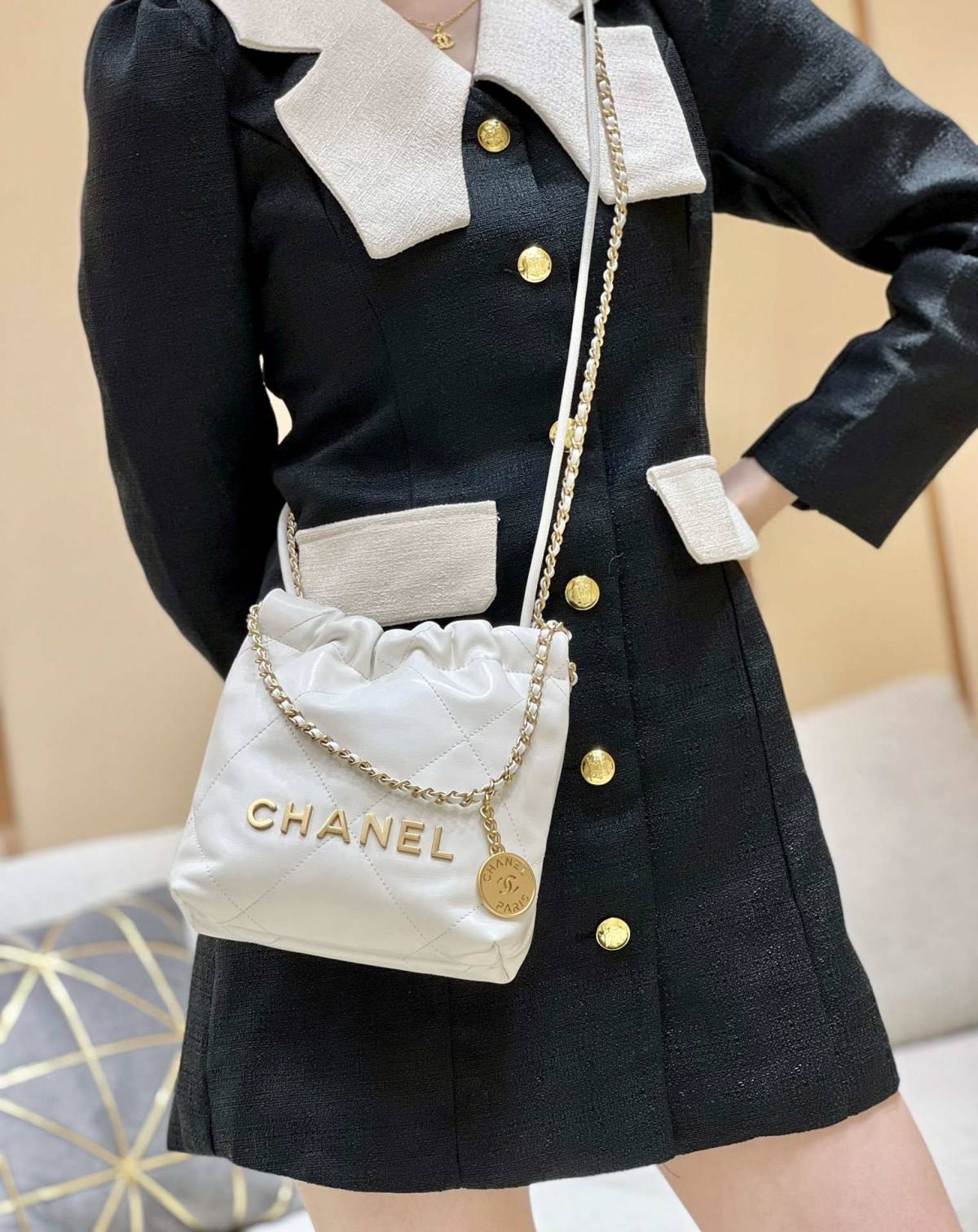 Ellebag’s Masterful Recreation of the Chanel 22 Mini Bag in White Lambskin with Gold Hardware(2024 Dec Updated)-Best Quality Fake Louis Vuitton Bag Online Store, Replica designer bag ru