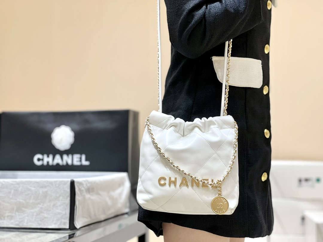 Ellebag’s Masterful Recreation of the Chanel 22 Mini Bag in White Lambskin with Gold Hardware(2024 Dec Updated)-Best Quality Fake Louis Vuitton Bag Online Store, Replica designer bag ru