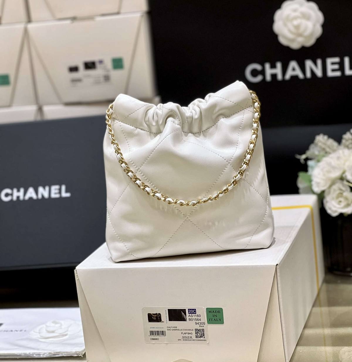 Ellebag’s Masterful Recreation of the Chanel 22 Mini Bag in White Lambskin with Gold Hardware(2024 Dec Updated)-Best Quality Fake Louis Vuitton Bag Online Store, Replica designer bag ru