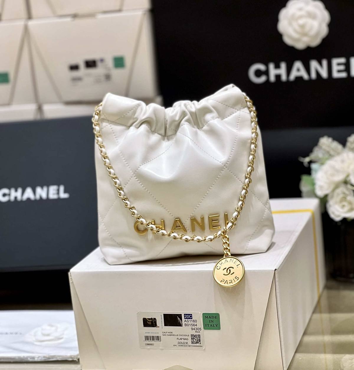 Ellebag’s Masterful Recreation of the Chanel 22 Mini Bag in White Lambskin with Gold Hardware(2024 Dec Updated)-Best Quality Fake Louis Vuitton Bag Online Store, Replica designer bag ru