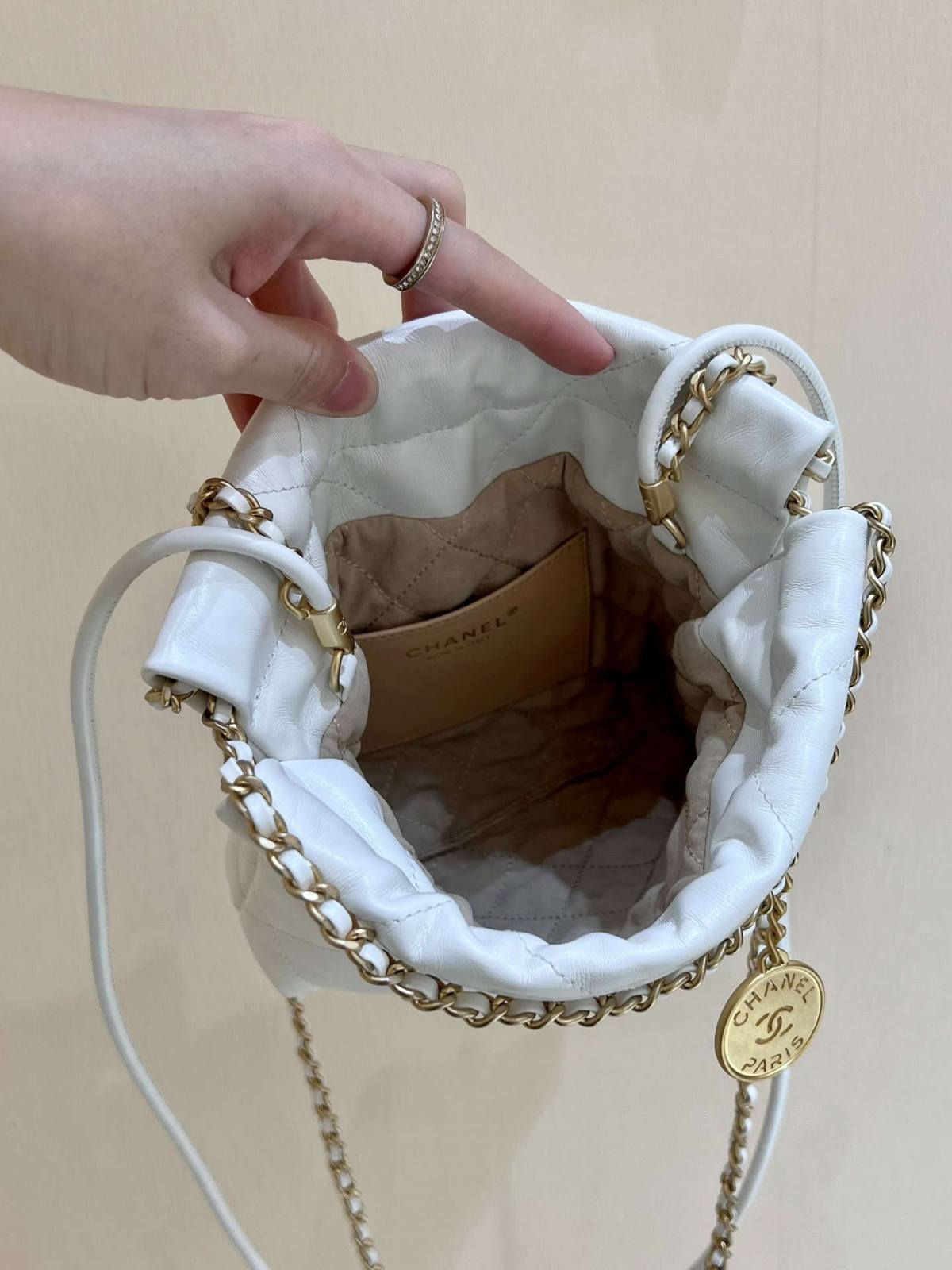 Ellebag’s Masterful Recreation of the Chanel 22 Mini Bag in White Lambskin with Gold Hardware(2024 Dec Updated)-Best Quality Fake Louis Vuitton Bag Online Store, Replica designer bag ru