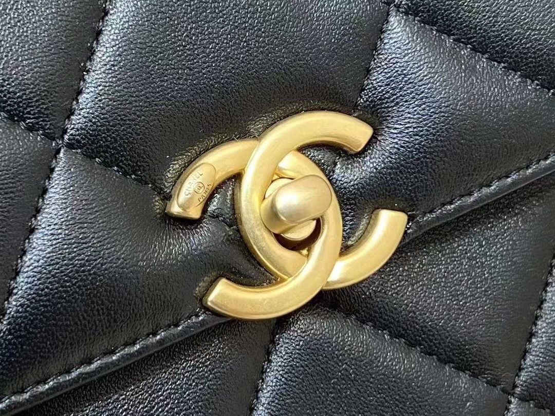 Ellebag’s Masterful Recreation of the Chanel 23P 3884 Lambskin Flap Bag with Gold Hardware(2024 Dec Updated)-Yakanakisa Hunhu Fake Louis Vuitton Bag Online Store, Replica dhizaini bag ru