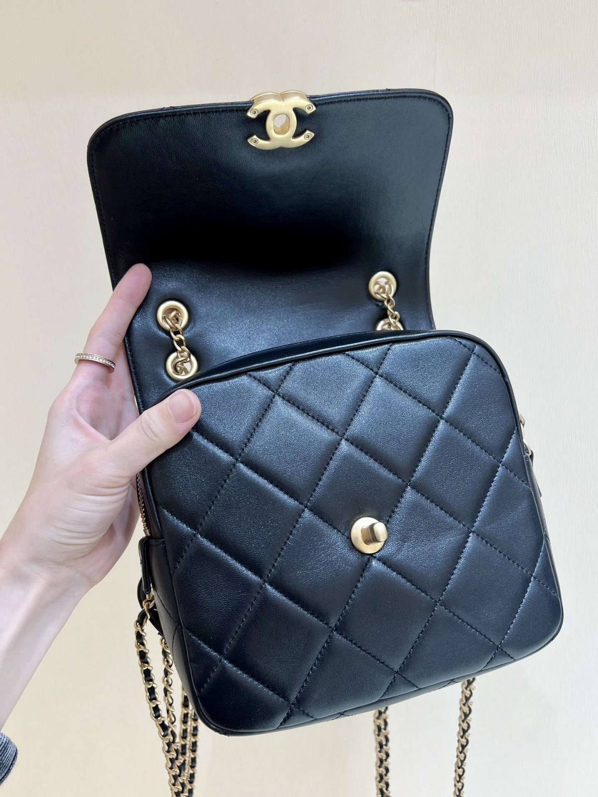 Ellebag’s Masterful Recreation of the Chanel 23P 3884 Lambskin Flap Bag with Gold Hardware(2024 Dec Updated)-Yakanakisa Hunhu Fake Louis Vuitton Bag Online Store, Replica dhizaini bag ru