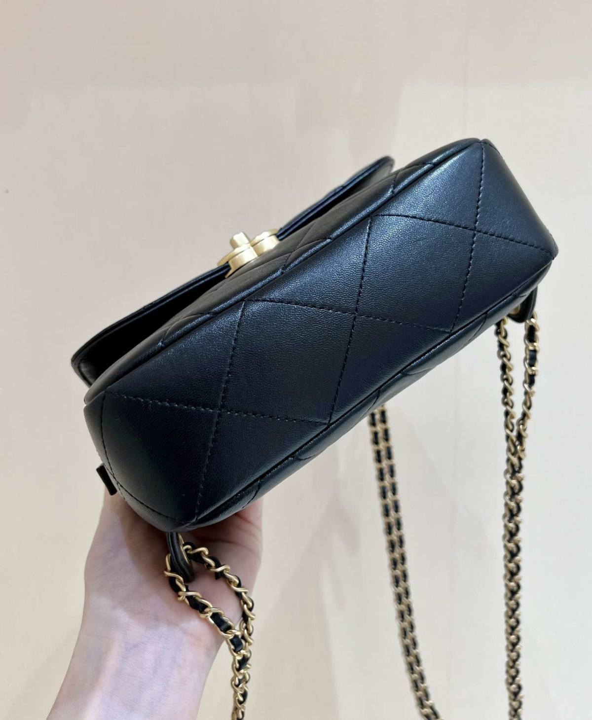 Ellebag’s Masterful Recreation of the Chanel 23P 3884 Lambskin Flap Bag with Gold Hardware(2024 Dec Updated)-Yakanakisa Hunhu Fake Louis Vuitton Bag Online Store, Replica dhizaini bag ru