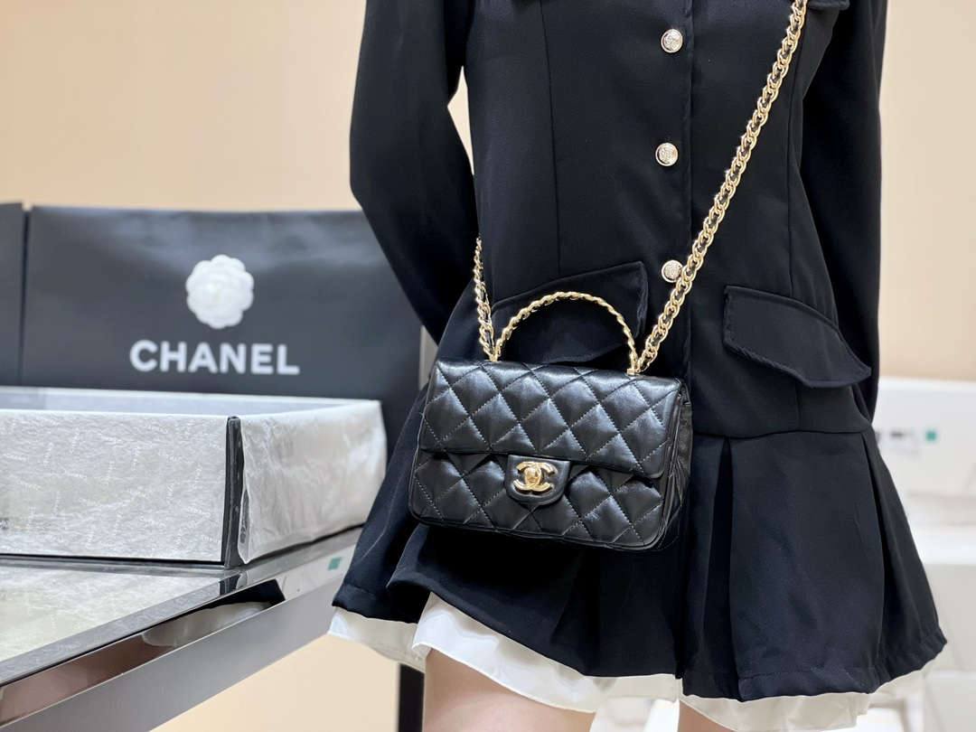 Ellebag’s Masterful Recreation of the Chanel 23S 4023 Black Lambskin Flap Bag with Gold Hardware(2024 Dec Updated)-Best Quality Fake Louis Vuitton Bag Online Store, Replica designer bag ru