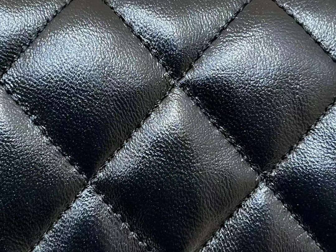 Ellebag’s Masterful Recreation of the Chanel 23S 4023 Black Lambskin Flap Bag with Gold Hardware(2024 Dec Updated)-Best Quality Fake Louis Vuitton Bag Online Store, Replica designer bag ru