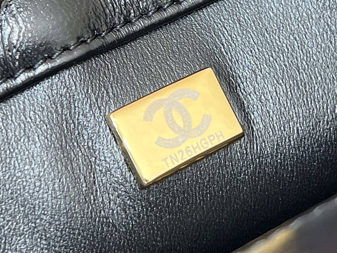 Ellebag’s Masterful Recreation of the Chanel 23S 4023 Black Lambskin Flap Bag with Gold Hardware(2024 Dec Updated)-Best Quality Fake Louis Vuitton Bag Online Store, Replica designer bag ru