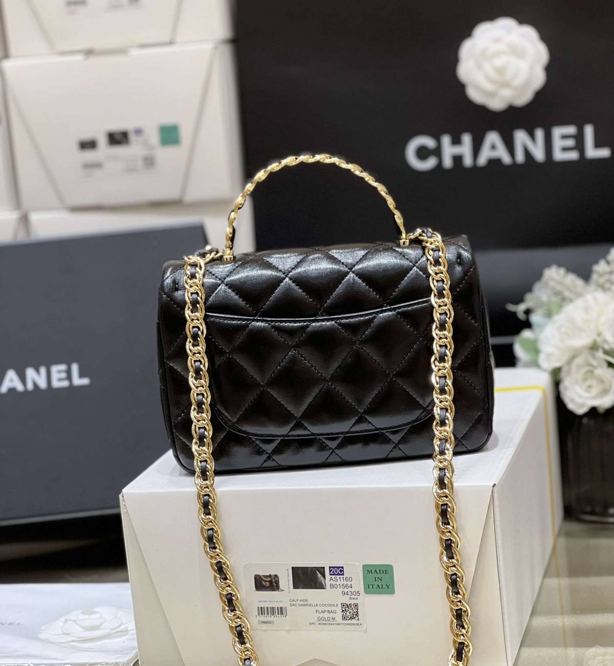 Ellebag’s Masterful Recreation of the Chanel 23S 4023 Black Lambskin Flap Bag with Gold Hardware(2024 Dec Updated)-Best Quality Fake Louis Vuitton Bag Online Store, Replica designer bag ru