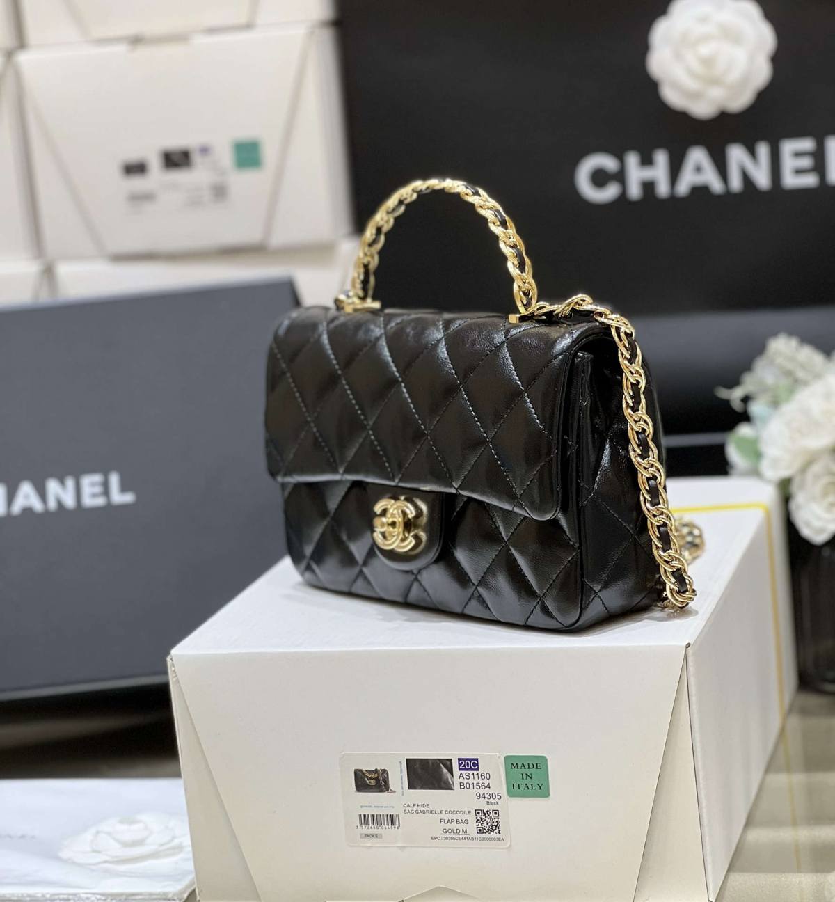 Ellebag’s Masterful Recreation of the Chanel 23S 4023 Black Lambskin Flap Bag with Gold Hardware(2024 Dec Updated)-Best Quality Fake Louis Vuitton Bag Online Store, Replica designer bag ru