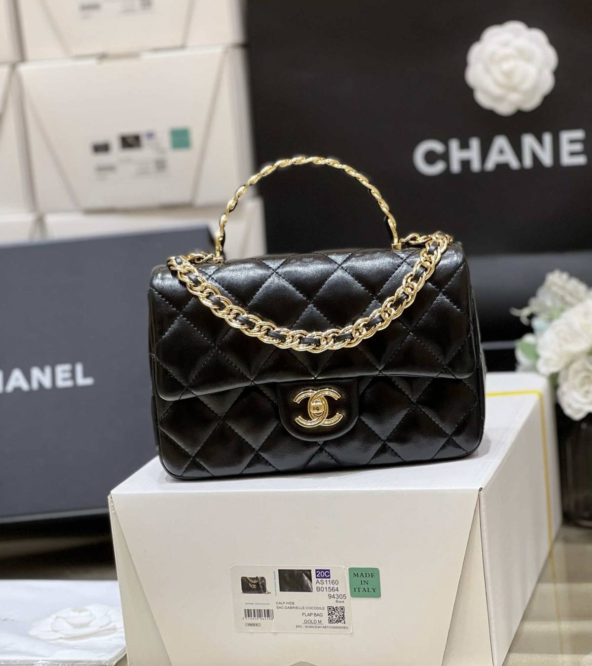 Ellebag’s Masterful Recreation of the Chanel 23S 4023 Black Lambskin Flap Bag with Gold Hardware(2024 Dec Updated)-Best Quality Fake Louis Vuitton Bag Online Store, Replica designer bag ru