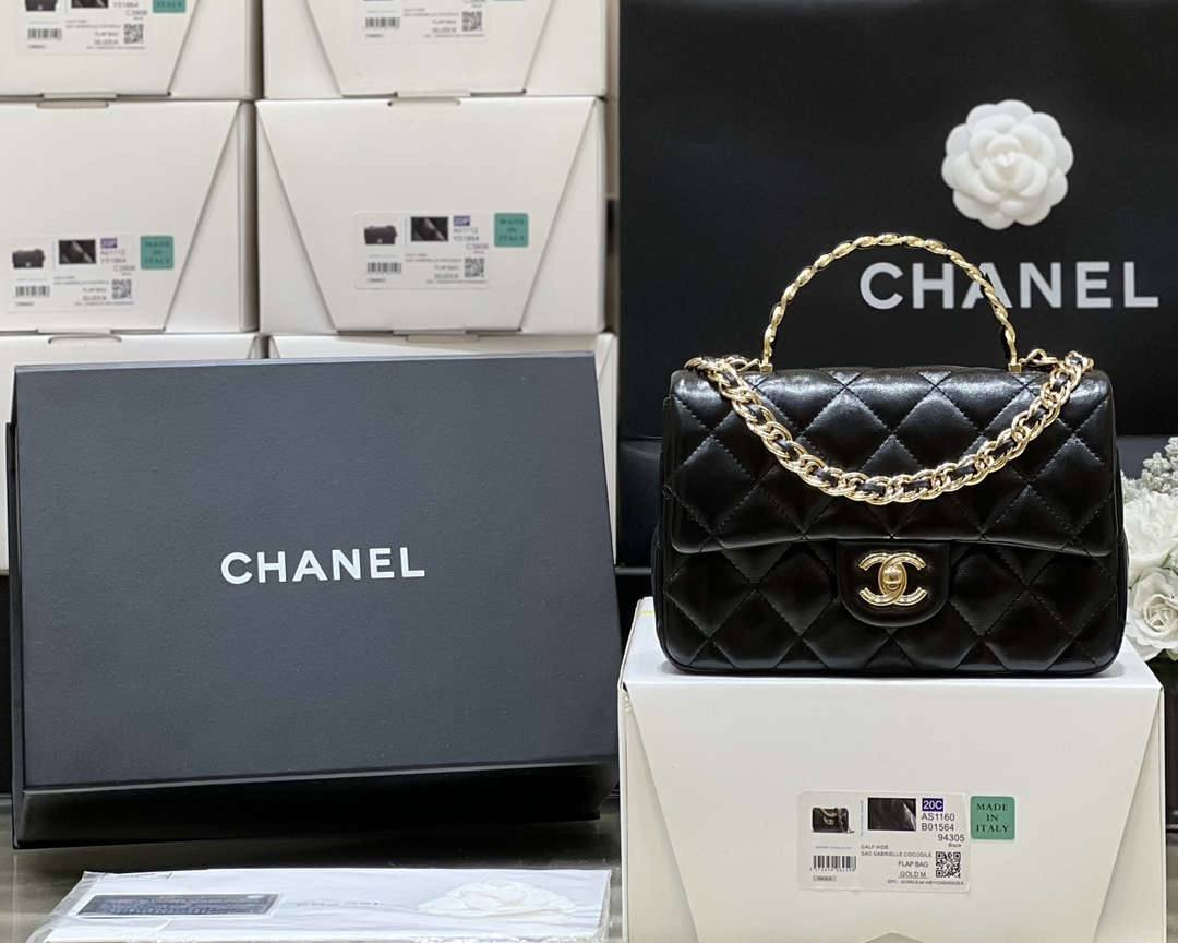 Ellebag’s Masterful Recreation of the Chanel 23S 4023 Black Lambskin Flap Bag with Gold Hardware(2024 Dec Updated)-Best Quality Fake Louis Vuitton Bag Online Store, Replica designer bag ru