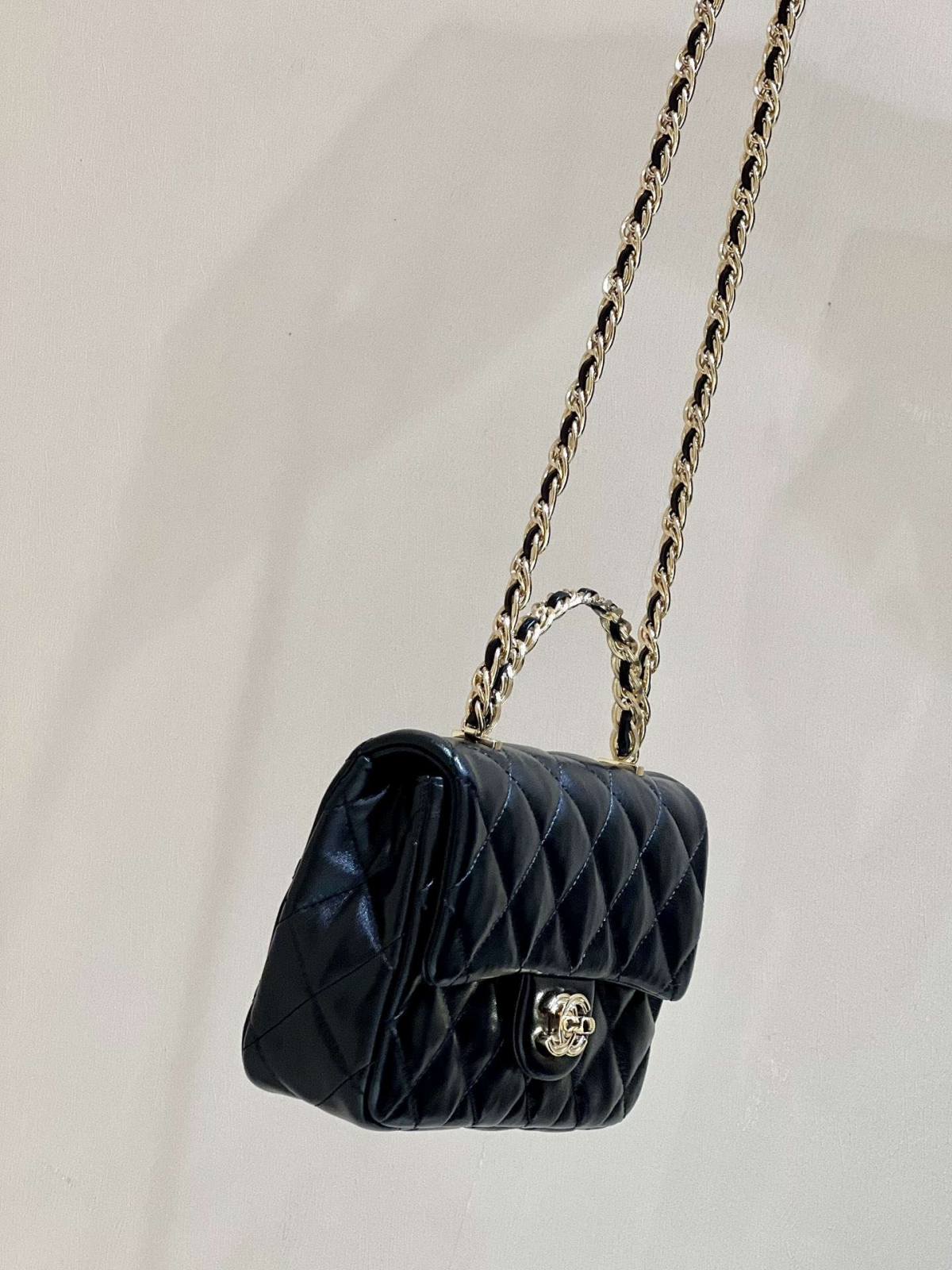 Ellebag’s Masterful Recreation of the Chanel 23S 4023 Black Lambskin Flap Bag with Gold Hardware(2024 Dec Updated)-Best Quality Fake Louis Vuitton Bag Online Store, Replica designer bag ru