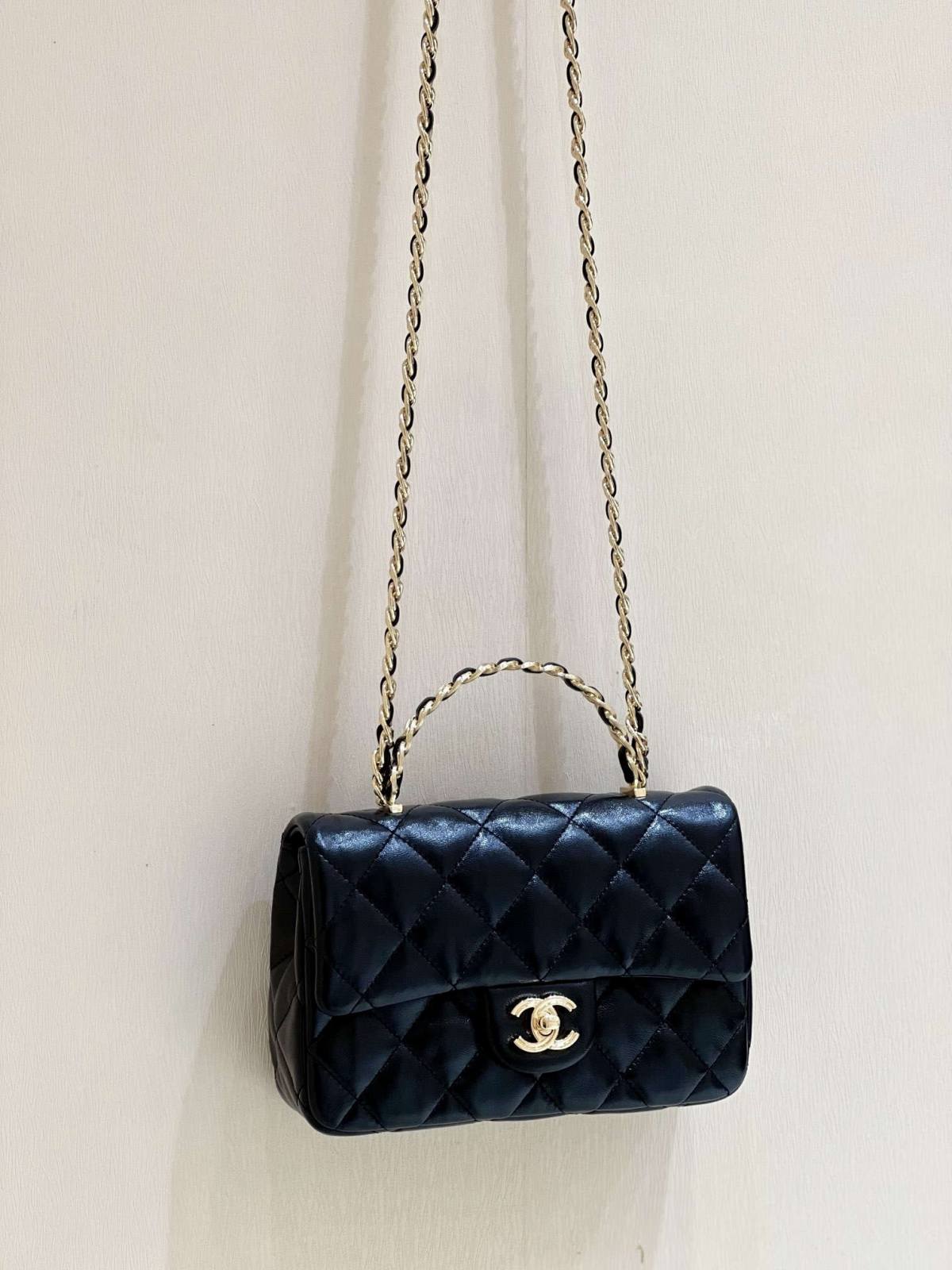 Ellebag’s Masterful Recreation of the Chanel 23S 4023 Black Lambskin Flap Bag with Gold Hardware(2024 Dec Updated)-Best Quality Fake Louis Vuitton Bag Online Store, Replica designer bag ru