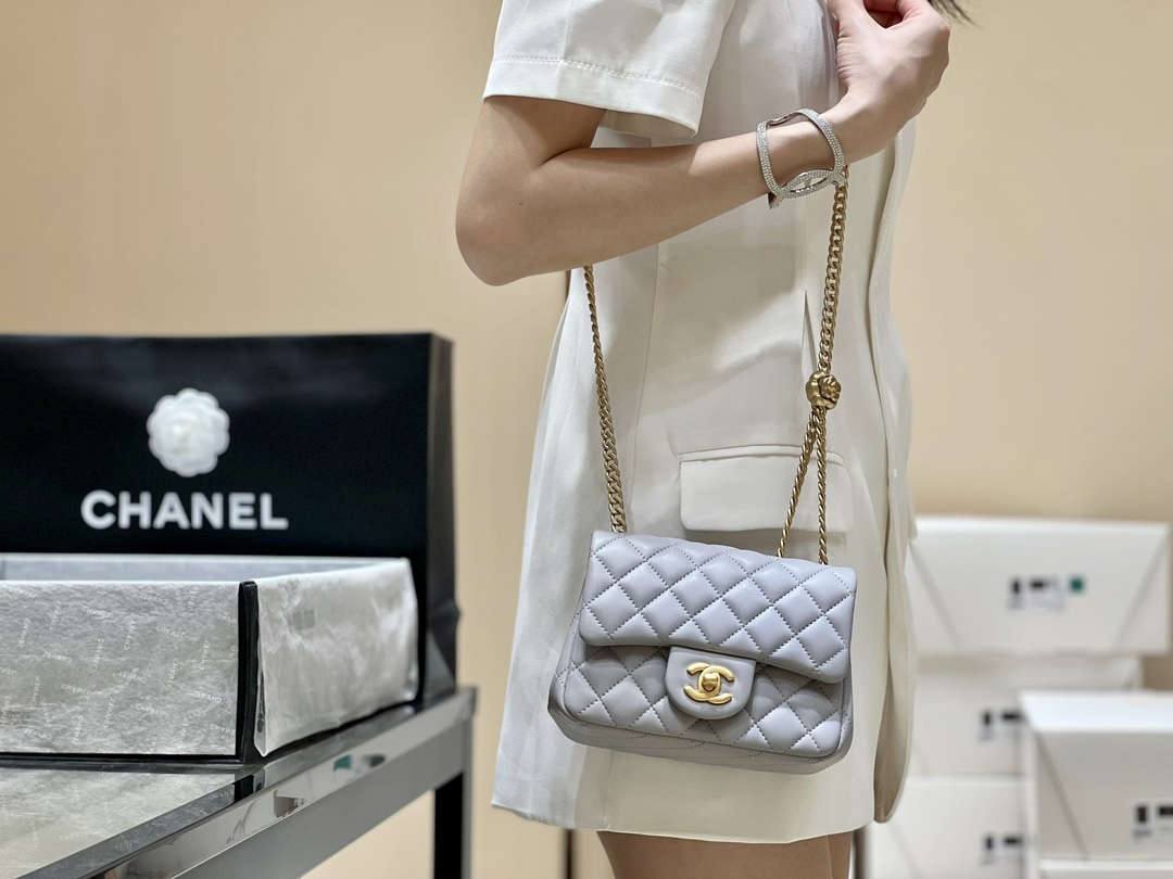 Ellebag’s Masterful Recreation of the Chanel 23S 4040 Blue Lambskin Flap Bag with Gold Hardware(2024 Dec Updated)-Best Quality Fake Louis Vuitton Bag Online Store, Replica designer bag ru