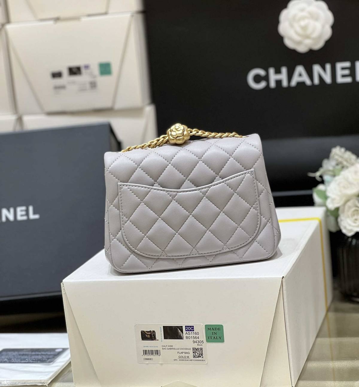 Ellebag’s Masterful Recreation of the Chanel 23S 4040 Blue Lambskin Flap Bag with Gold Hardware(2024 Dec Updated)-Best Quality Fake Louis Vuitton Bag Online Store, Replica designer bag ru