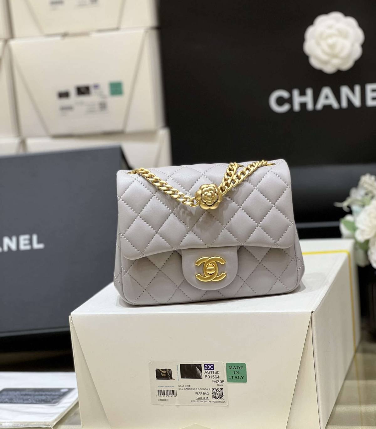 Ellebag’s Masterful Recreation of the Chanel 23S 4040 Blue Lambskin Flap Bag with Gold Hardware(2024 Dec Updated)-Best Quality Fake Louis Vuitton Bag Online Store, Replica designer bag ru