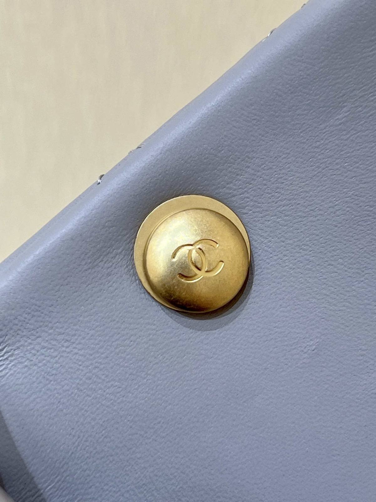 Ellebag’s Masterful Recreation of the Chanel 23S 4040 Blue Lambskin Flap Bag with Gold Hardware(2024 Dec Updated)-Best Quality Fake Louis Vuitton Bag Online Store, Replica designer bag ru