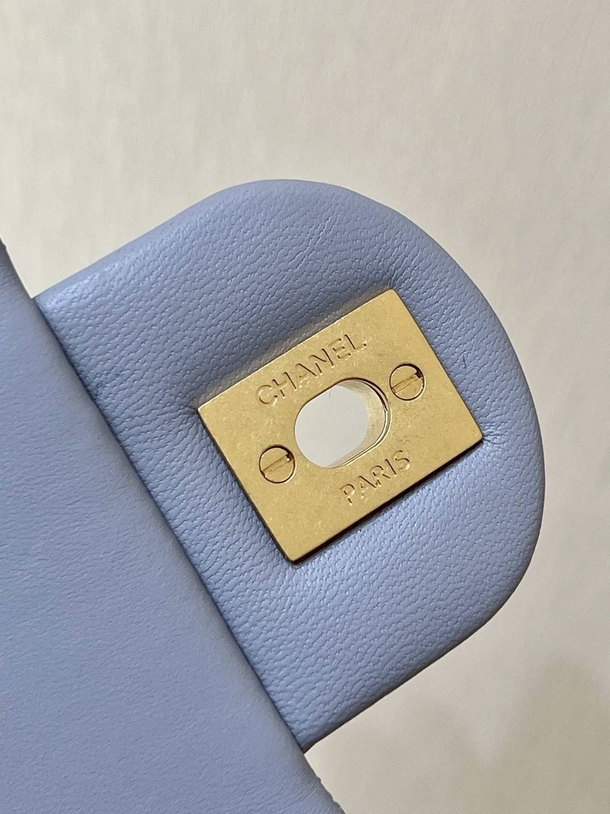 Ellebag’s Masterful Recreation of the Chanel 23S 4040 Blue Lambskin Flap Bag with Gold Hardware(2024 Dec Updated)-Best Quality Fake Louis Vuitton Bag Online Store, Replica designer bag ru