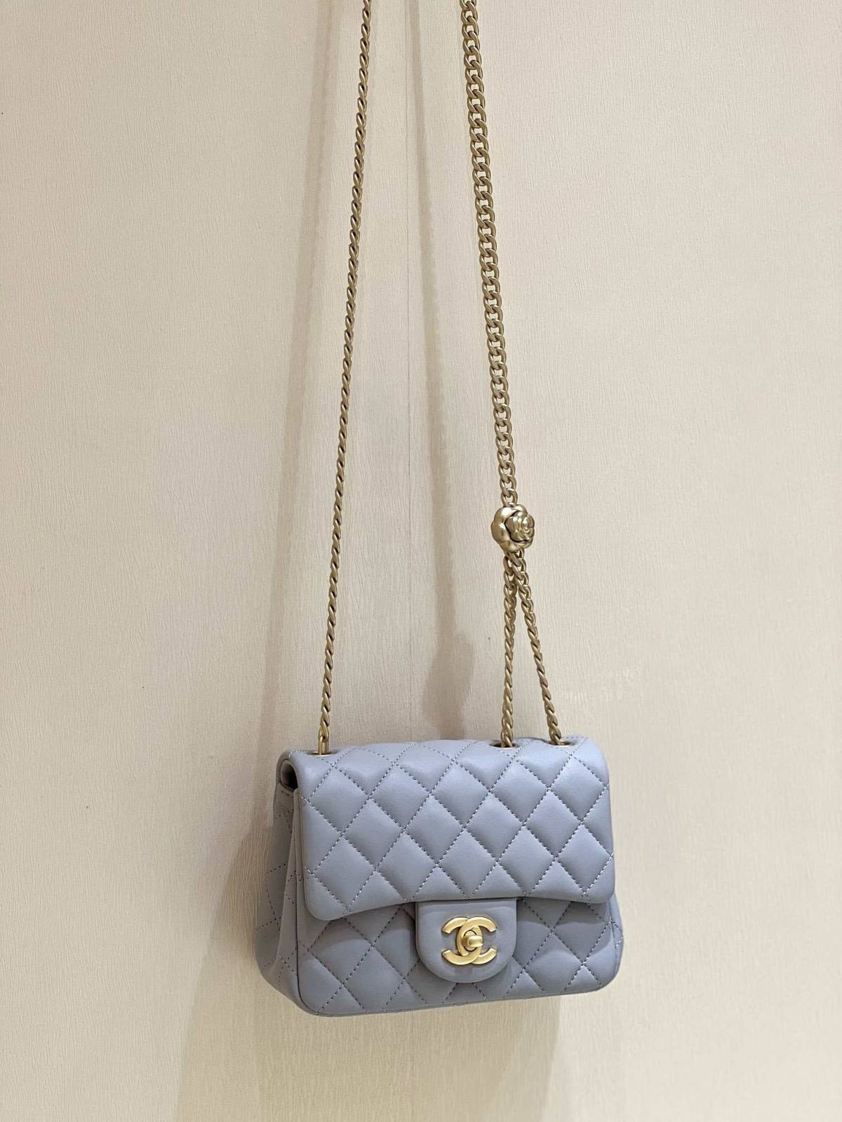 Ellebag’s Masterful Recreation of the Chanel 23S 4040 Blue Lambskin Flap Bag with Gold Hardware(2024 Dec Updated)-Best Quality Fake Louis Vuitton Bag Online Store, Replica designer bag ru