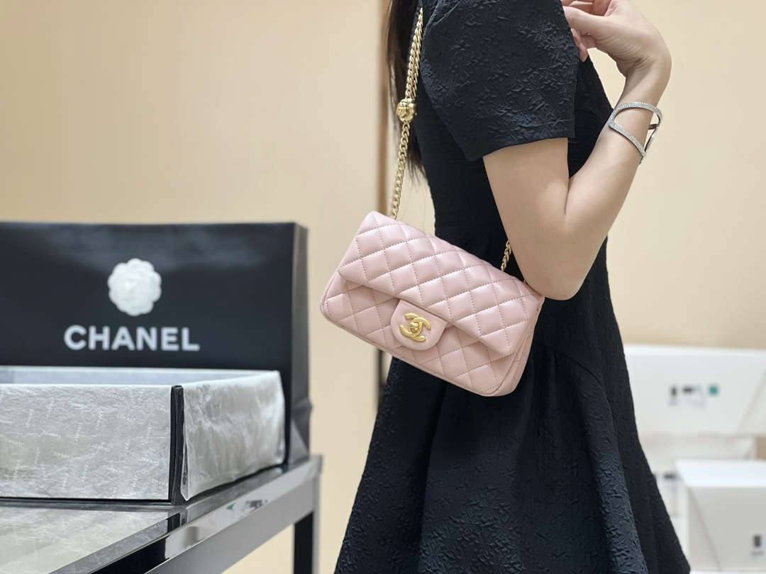 Ellebag’s Masterful Recreation of the Chanel 23S 4040 Pink Lambskin Flap Bag with Gold Hardware(2024 Dec Updated)-Best Quality Fake Louis Vuitton Bag Online Store, Replica designer bag ru