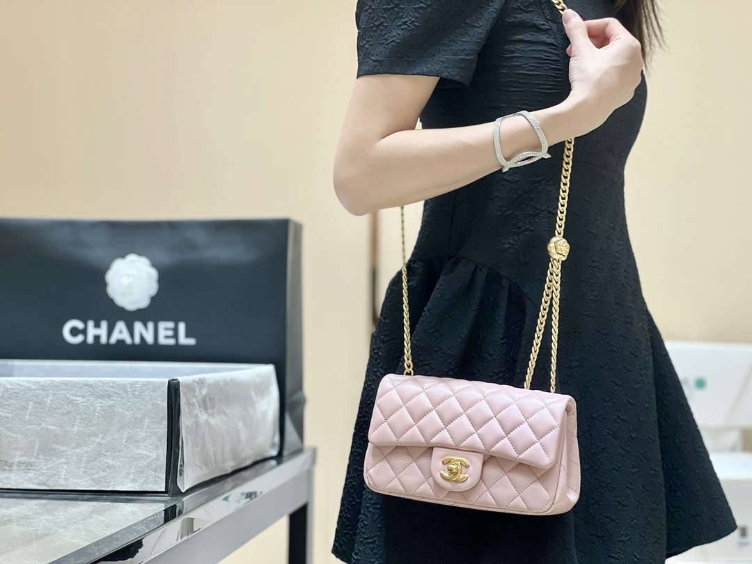 Ellebag’s Masterful Recreation of the Chanel 23S 4040 Pink Lambskin Flap Bag with Gold Hardware(2024 Dec Updated)-Best Quality Fake Louis Vuitton Bag Online Store, Replica designer bag ru