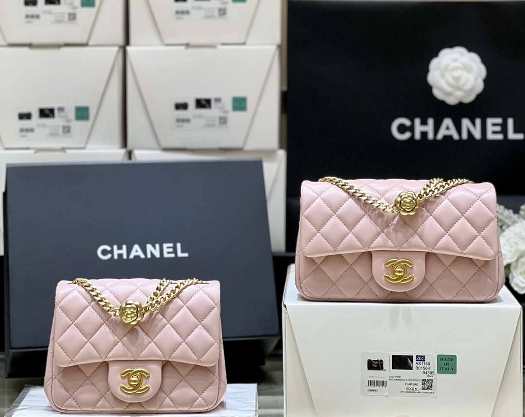 Ellebag’s Masterful Recreation of the Chanel 23S 4040 Pink Lambskin Flap Bag with Gold Hardware(2024 Dec Updated)-Best Quality Fake Louis Vuitton Bag Online Store, Replica designer bag ru