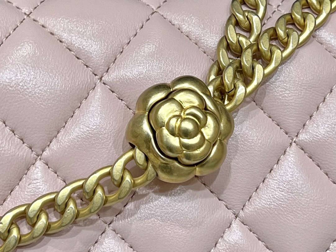 Ellebag’s Masterful Recreation of the Chanel 23S 4040 Pink Lambskin Flap Bag with Gold Hardware(2024 Dec Updated)-Best Quality Fake Louis Vuitton Bag Online Store, Replica designer bag ru