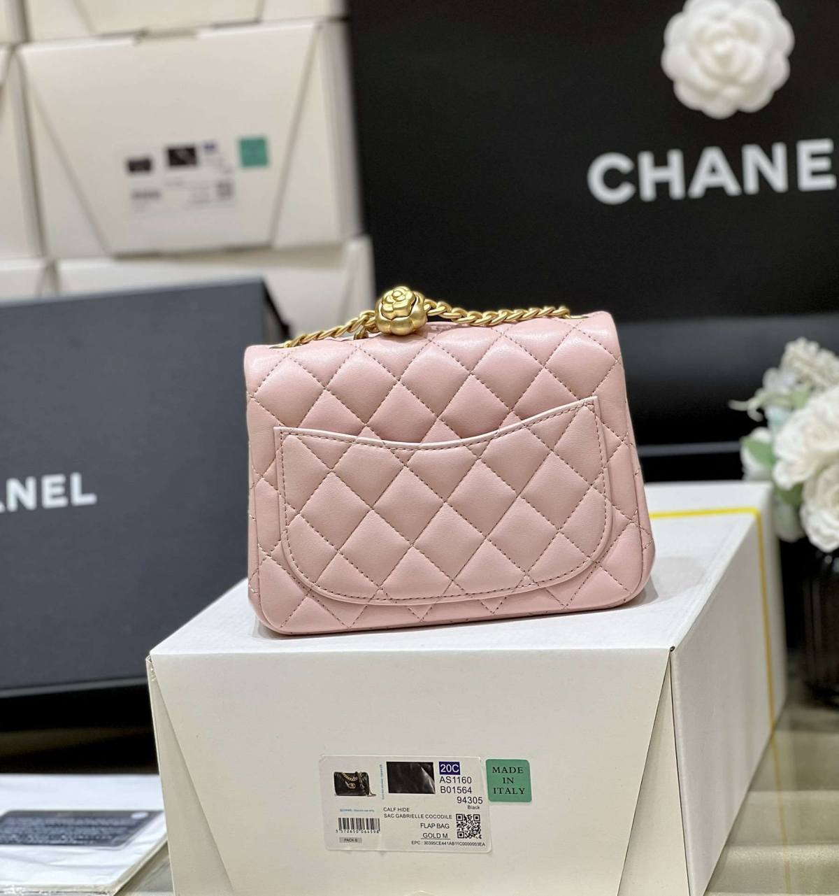 Ellebag’s Masterful Recreation of the Chanel 23S 4040 Pink Lambskin Flap Bag with Gold Hardware(2024 Dec Updated)-Best Quality Fake Louis Vuitton Bag Online Store, Replica designer bag ru