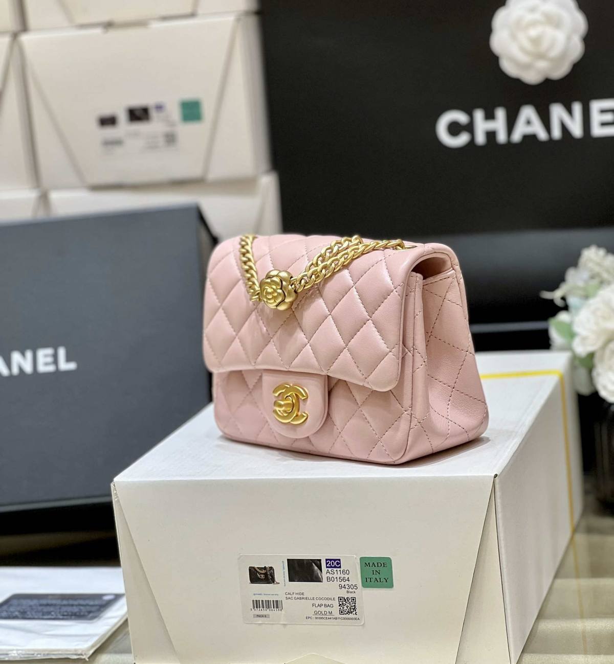 Ellebag’s Masterful Recreation of the Chanel 23S 4040 Pink Lambskin Flap Bag with Gold Hardware(2024 Dec Updated)-Best Quality Fake Louis Vuitton Bag Online Store, Replica designer bag ru