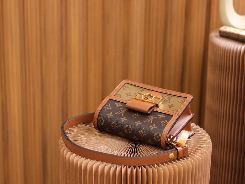 Ellebag’s 1:1 Replica of Louis Vuitton Daphne M44580: A Timeless Classic Reimagined(2024 Dec Updated)-Best Quality Fake Louis Vuitton Bag Online Store, Replica designer bag ru