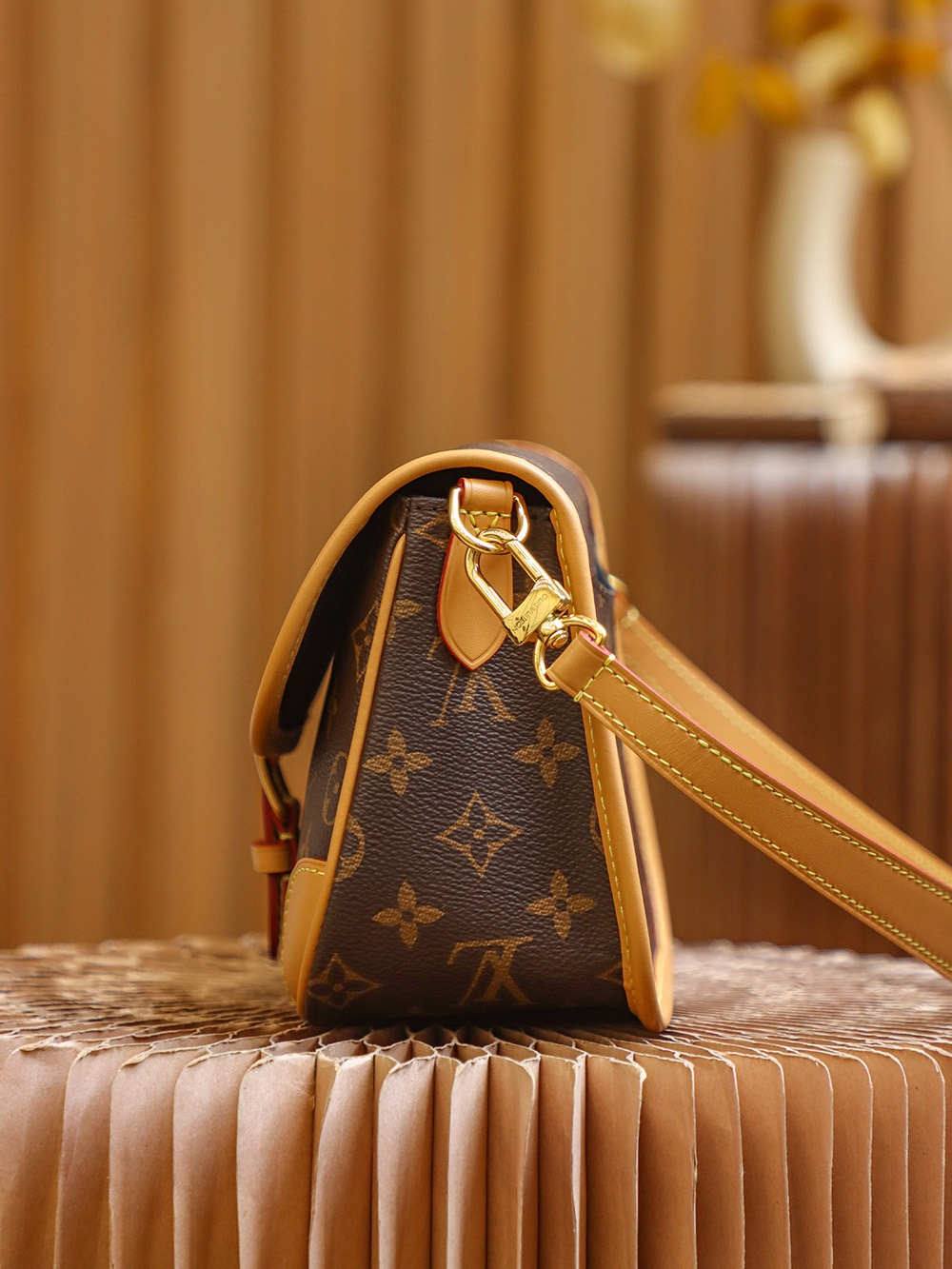 “Ellebag’s 1:1 Replica of Louis Vuitton Diane M45985: A Modern Take on 90s Luxury”(2024 Dec Updated)-Best Quality Fake Louis Vuitton Bag Online Store, Replica designer bag ru