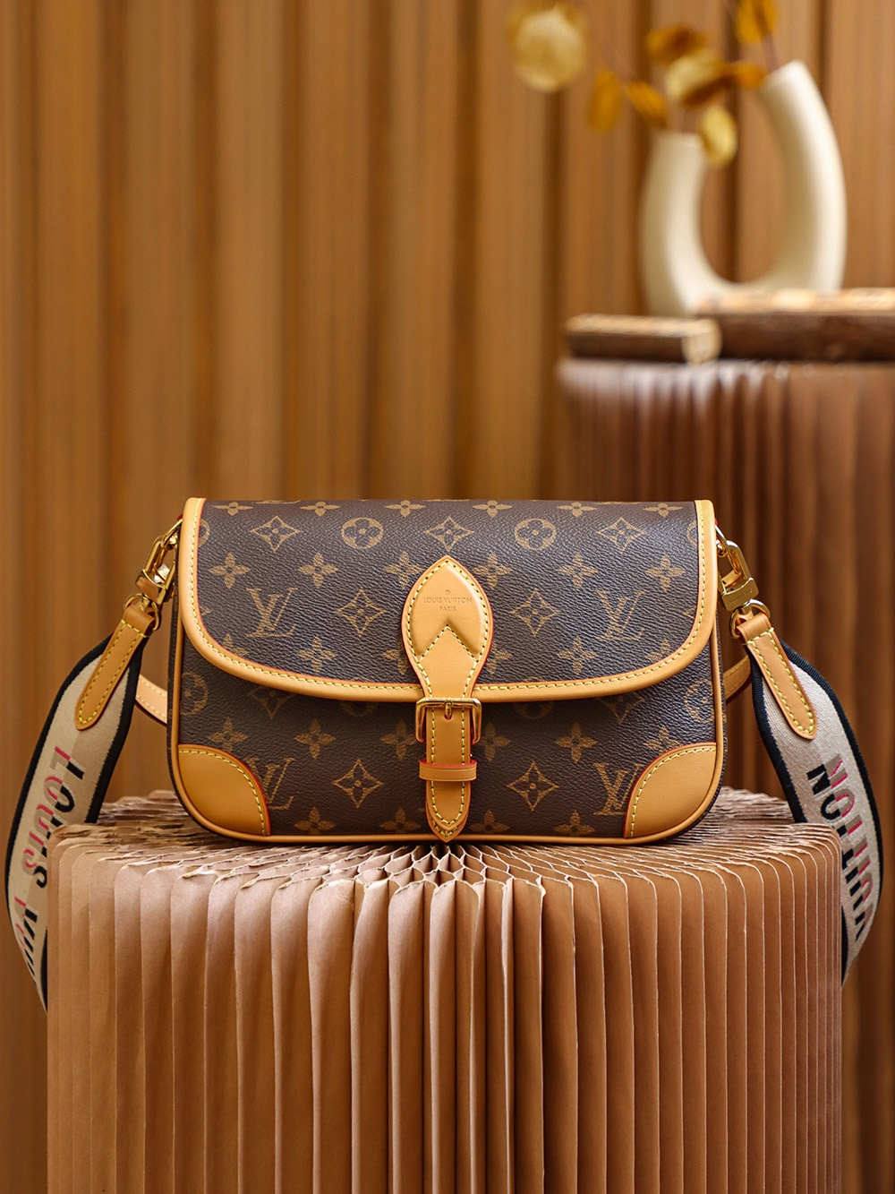 “Ellebag’s 1:1 Replica of Louis Vuitton Diane M45985: A Modern Take on 90s Luxury”(2024 Dec Updated)-Best Quality Fake Louis Vuitton Bag Online Store, Replica designer bag ru