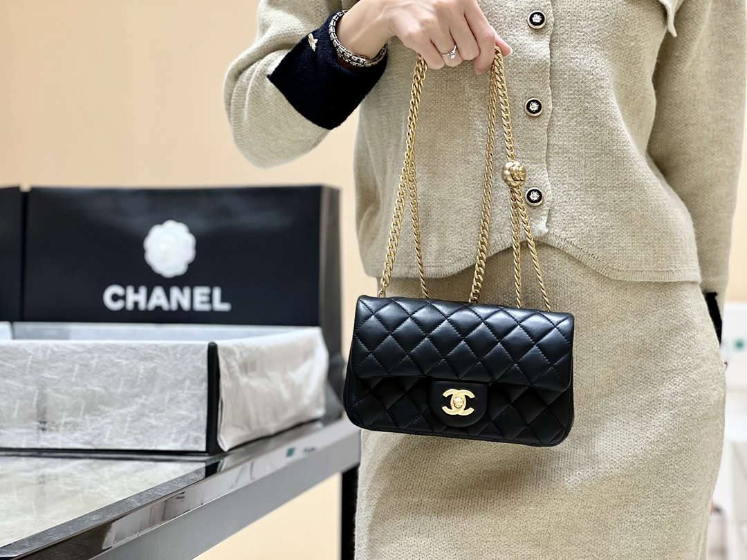 Ellebag’s Masterful Recreation of the Chanel 23S 4041 Black Lambskin Flap Bag with Camellia Clasp(2024 Dec Updated)-Best Quality Fake Louis Vuitton Bag Online Store, Replica designer bag ru