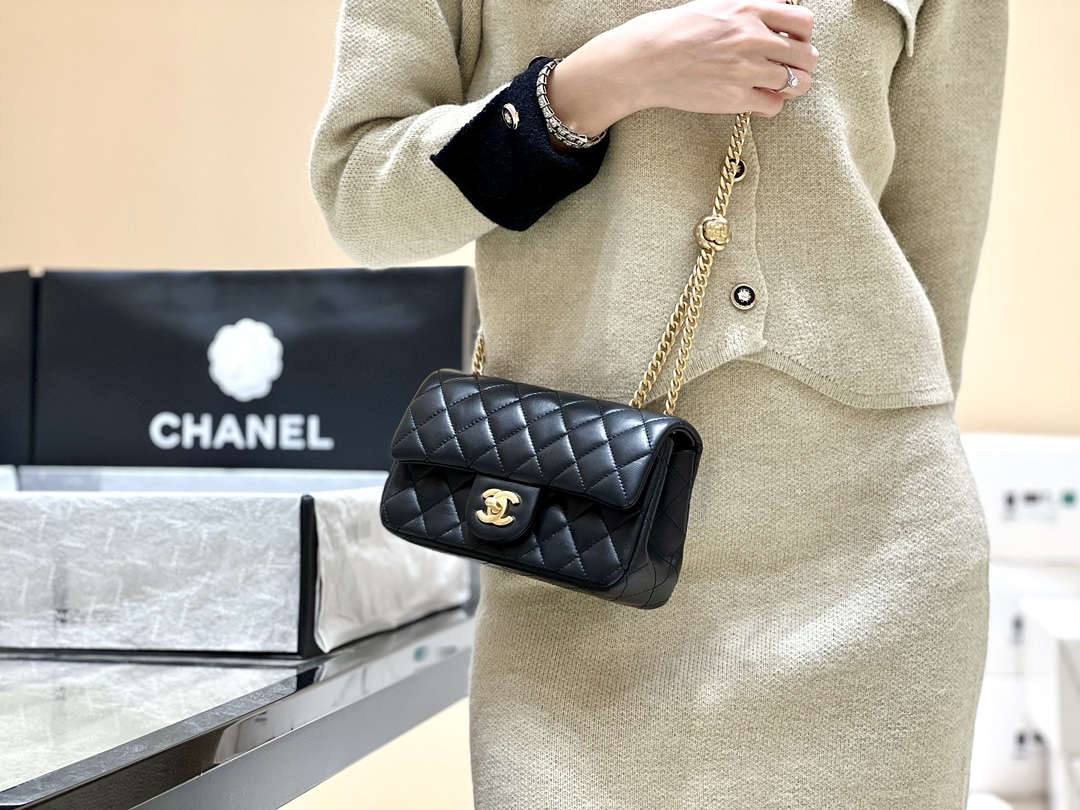 Ellebag’s Masterful Recreation of the Chanel 23S 4041 Black Lambskin Flap Bag with Camellia Clasp(2024 Dec Updated)-Best Quality Fake Louis Vuitton Bag Online Store, Replica designer bag ru