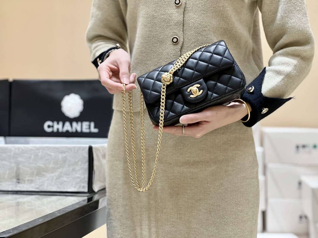 Ellebag’s Masterful Recreation of the Chanel 23S 4041 Black Lambskin Flap Bag with Camellia Clasp(2024 Dec Updated)-Best Quality Fake Louis Vuitton Bag Online Store, Replica designer bag ru